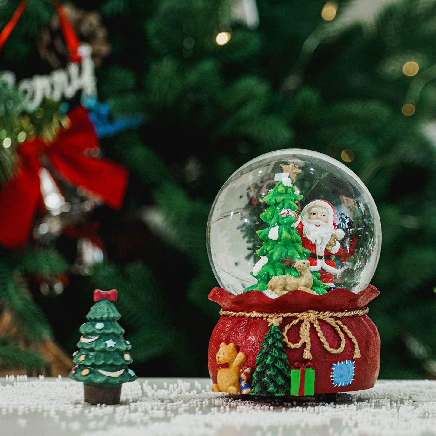 Christmas Water Snow Globes with Snowflakes Dancing Glass Snow Globe for Holiday,Music Box Decorative Ornaments, Santa Claus and Christmas Tree